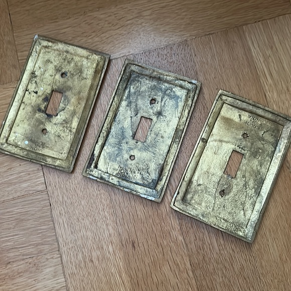 Single toggle brass light switch plates with classic braided design - Picture 6 of 6